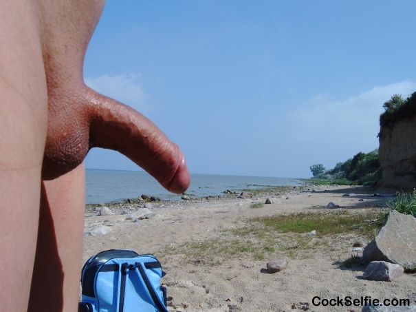 Nackt am Meer - Cock Selfie