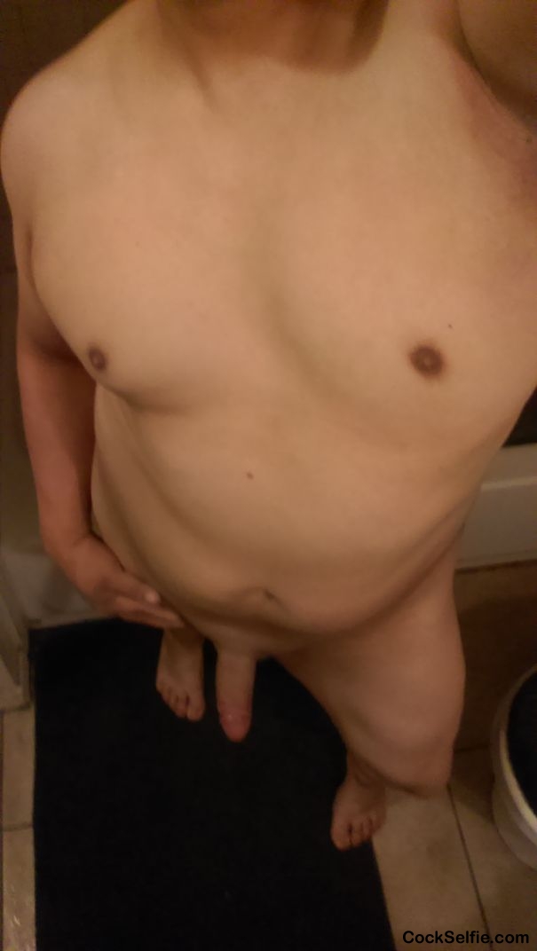 Like my shaved body ? ;) - Cock Selfie