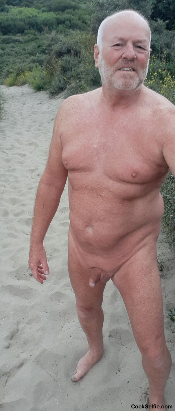 Naked on the beach - Cock Selfie