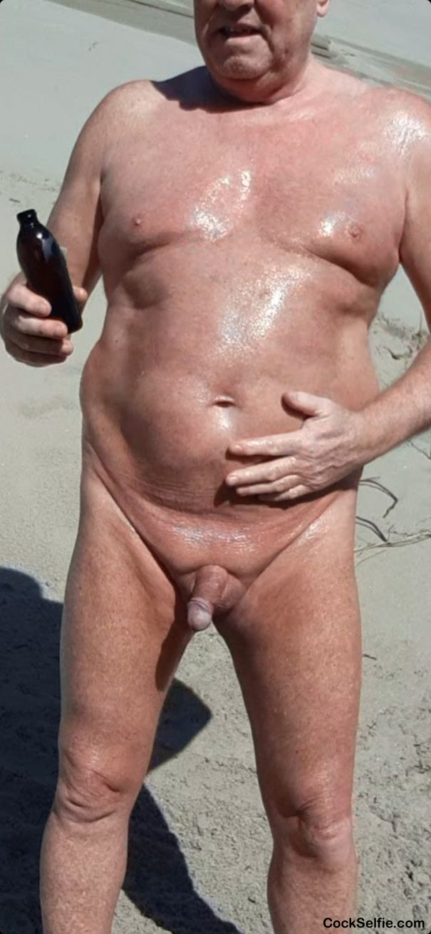 More oil - Cock Selfie