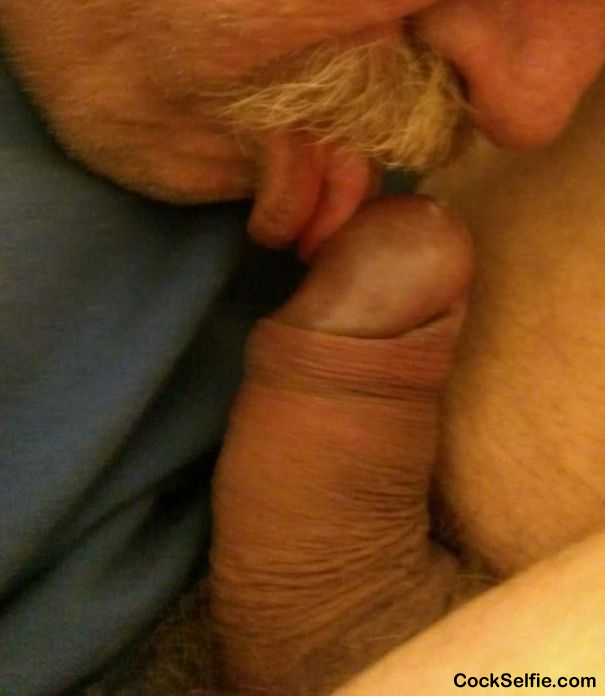 Can't wait to get him hard n swallow him....wanna cum join me ??.. - Cock Selfie