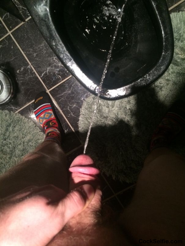 taking a piss - Cock Selfie