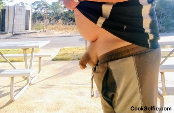 Aussie outdoors - Cock Selfie